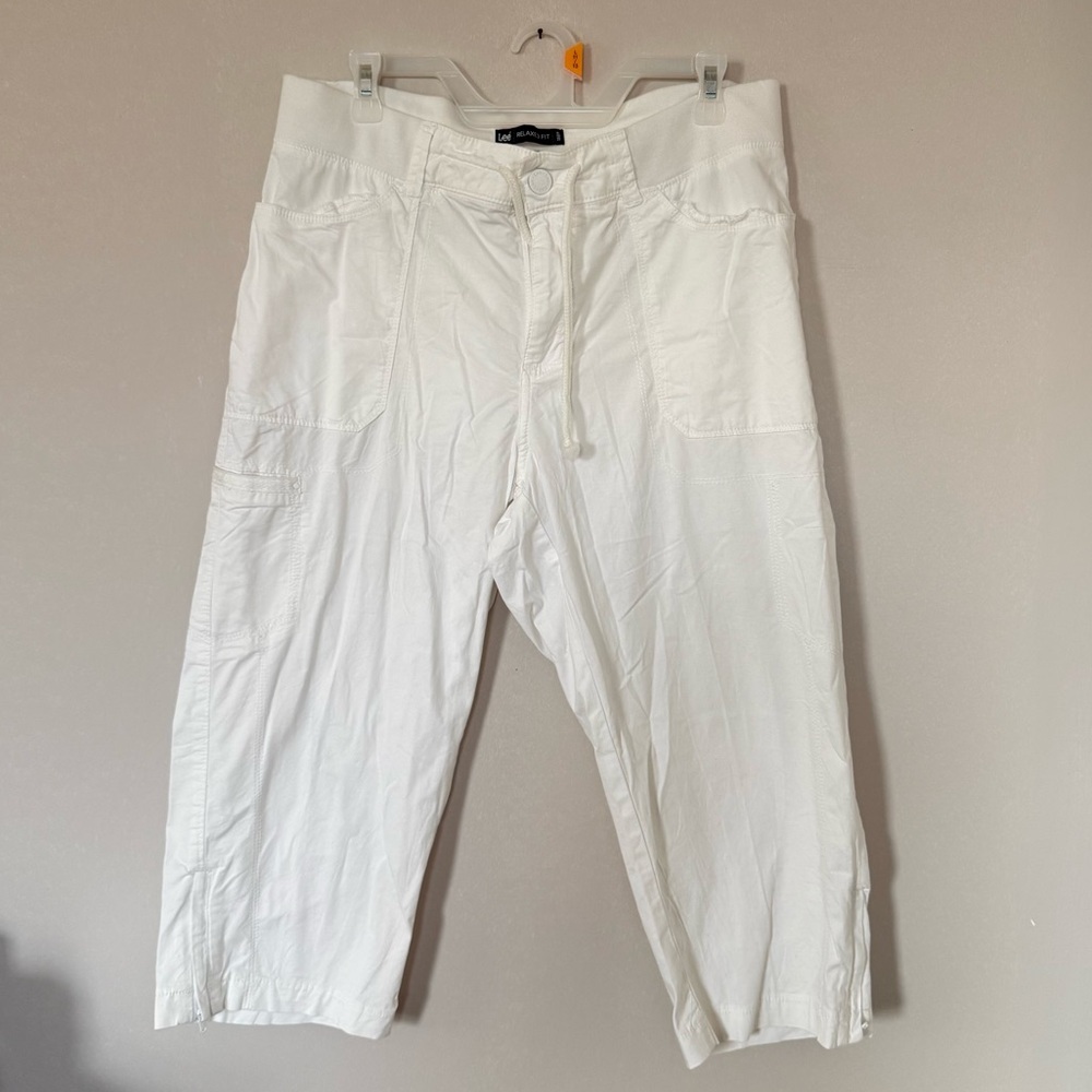 Lee white cargo cropped pants relaxed fit Women 14